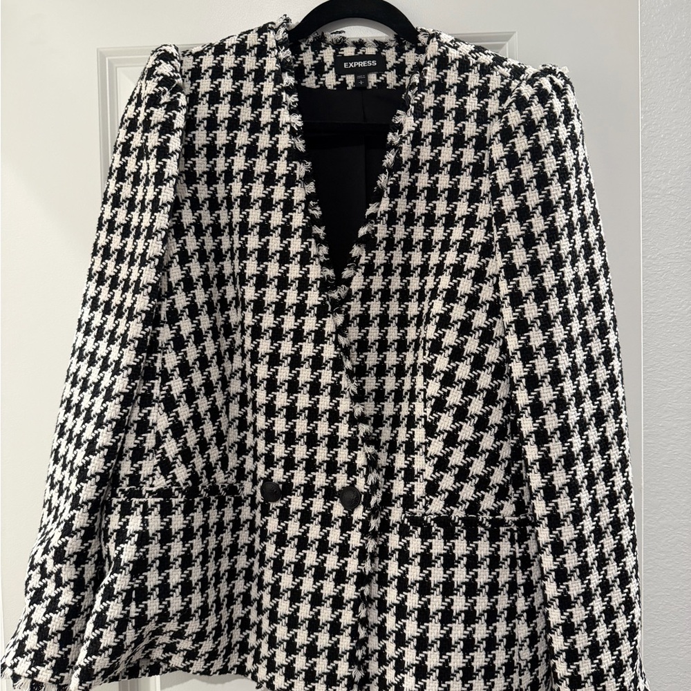 Express Women's Houndstooth Blazer in Black and White